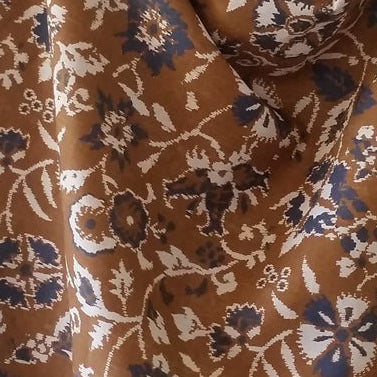 Hana in Caramel-Navy Textile